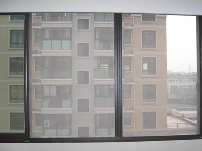 窓スクリーンとしてステンレス鋼の昆虫がカおよびはえに抵抗するのに使用されています。
