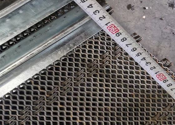 黒い鉄4mmの振動スクリーンの網の正方形によって編まれるひだを付けられたワイヤー