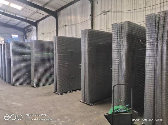 浸った熱い溶接された金網のパネルに8ft x 4ft 4mmの構造電流を通した