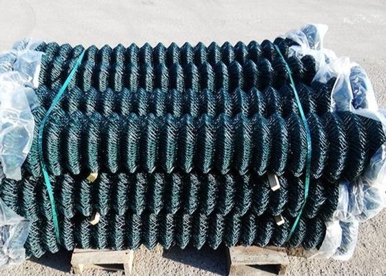 7フィートのポリ塩化ビニールの上塗を施してある熱い浸された電流を通されたチェーン・リンクの塀の生地の住宅