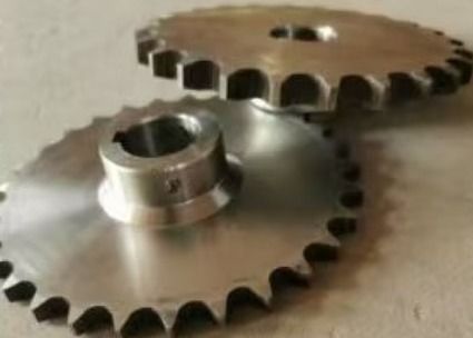 DIN スプロケット 24B 28B 32B 10mm 歯とC45素材のチェーンホイール