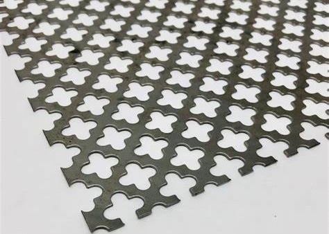 厚さ 6mm フルリーフ クローバー パターン 孔付き金属シート