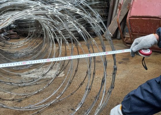 ステンレス鋼 熱浸し 熱熱加熱 コンチェルティーナ 剃刀刃 刺線網 フェンス