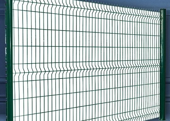 高品質の溶接された電磁線網 6 ゲージパネル セキュリティ 曲がり庭園網 溶接された曲線3Dフェンス