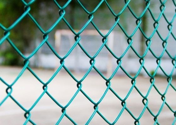 7フィートのポリ塩化ビニールの上塗を施してある熱い浸された電流を通されたチェーン・リンクの塀の生地の住宅