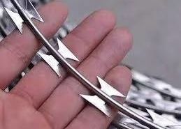 結合Hdg低炭素の2.5mmのかみそりの刃の有刺鉄線