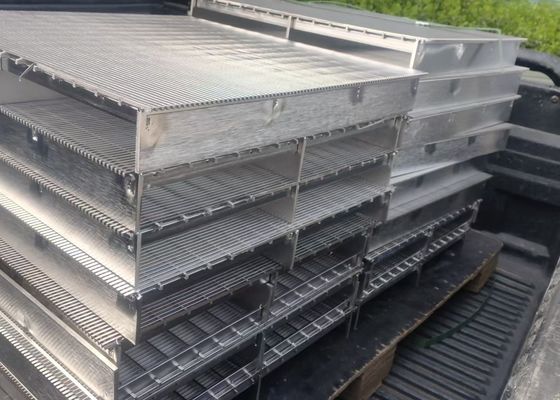 耐久性のある建設のための 500mm直径のステンレス鋼Vワイヤクイーンワイヤスクリーン