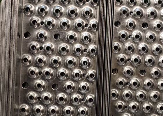安全96"はChequered長さアルミニウム打ち抜かれる反スキッドを窪みを作った頑丈な穴の金属にめっきする