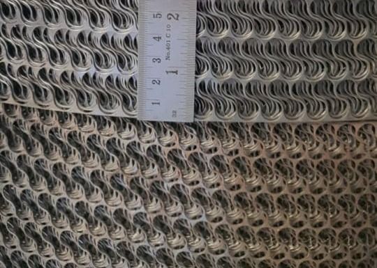 1.2mmの厚さの穴があいた金属のおりを作るための網パンチ金属片