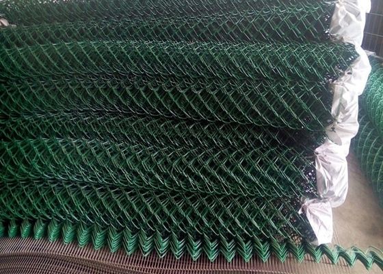 電流を通されたポリ塩化ビニールはダイヤモンドの網ワイヤー チェーン・リンクの塀ロールに塗った