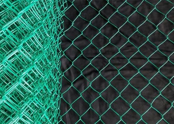 電流を通されたポリ塩化ビニールはダイヤモンドの網ワイヤー チェーン・リンクの塀ロールに塗った