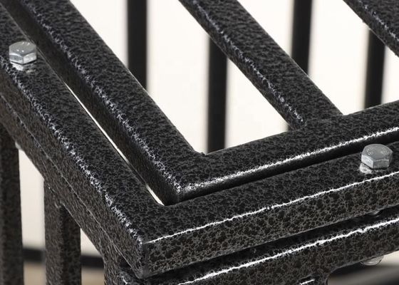 金属の折りたたみの取り外し可能な皿が付いている折り畳み式の飼い犬の家