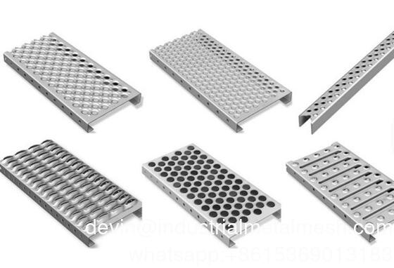 石油精製所/発電所向けヘビーデューティー耐腐食性ワニ口穴あき安全グリップストラット溶接滑り止めグレーチング