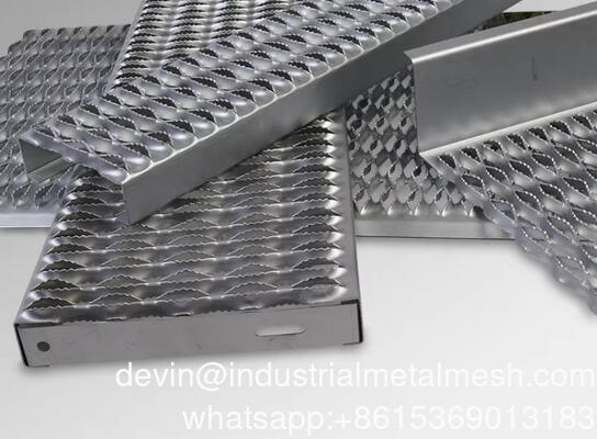 石油精製所/発電所向けヘビーデューティー耐腐食性ワニ口穴あき安全グリップストラット溶接滑り止めグレーチング