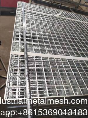Supplier Welding Serrated Steel Grating China HDG Serrated Steel Grating