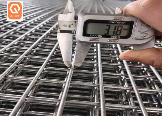 電流を通された/ポリ塩化ビニール2.4mx5.8mの銀製の溶接された網は塗った