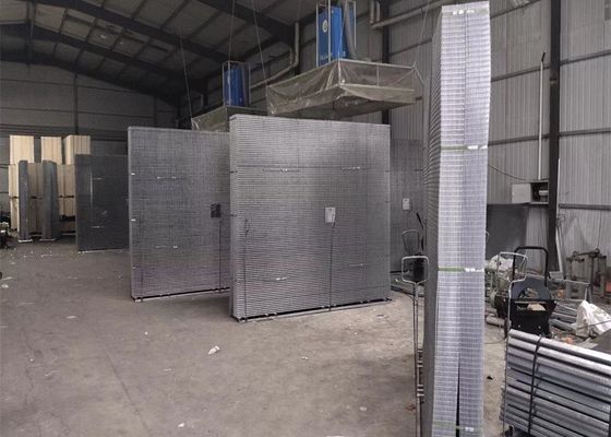 耐熱性ポリ塩化ビニール3x3は庭の塀のパネルのための金網を溶接した