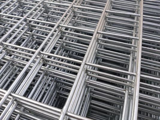 床暖房のための電気電流を通された溶接された鉄の金網2x2のインチ シート