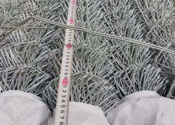 ダイヤモンドの穴8のゲージのチェーン・リンク塀によって電流を通されたポリ塩化ビニールは塗った