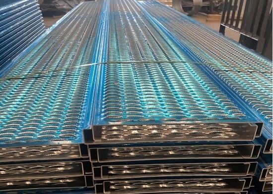 2.5mm アルミ 5052 グリップ ストラット 板格子 穴あけ 防滑 ダイヤモンド 安全