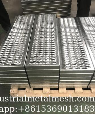 工場供給 高品質 ホットディプ 熱熱熱加熱 ステンレス 歩道 鉄格子 / 打たれたデッキ / グリップ ストラット / 安全 格子