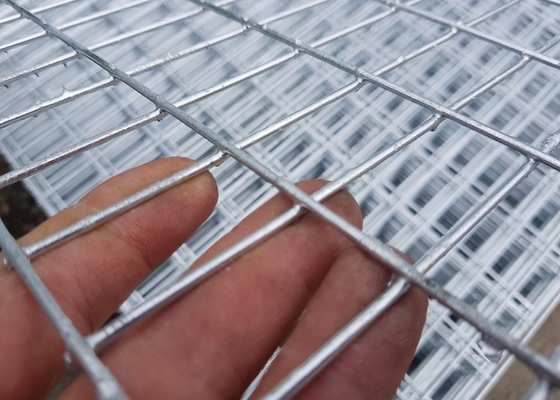 100x100mmの12mm電流を通された金網のパネル